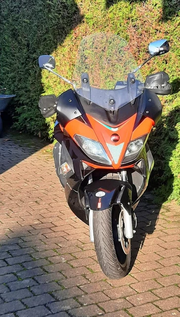 aprilia sr max 125 2