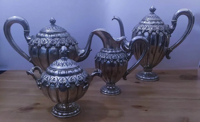 Servizio da Tè e Caffè quattro pezzi in argento 800  