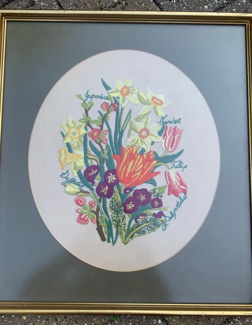 ¿Vintage mediados de siglo? Cuadro bordado a mano con nombre flores marco dorado 42x48 cm