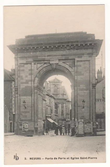 Cpa 58 - Nevers : Porte De Paris Et Église Saint-Pierre (Nièvre) - Non Écrite