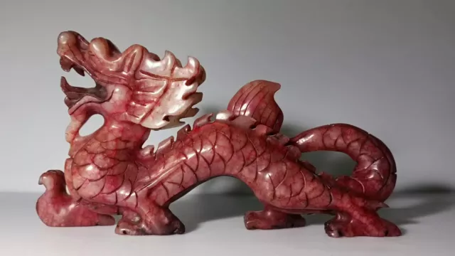 Vecchia Figura Di Drago Cinese In Giada Talismano Di Successo E Ricchezza