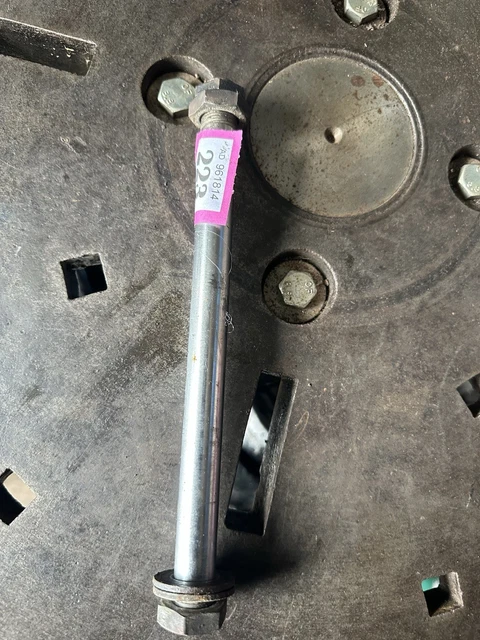 Titanium Swing Arm Axle Bolt For Triumph Speed Triple / Daytona - M20