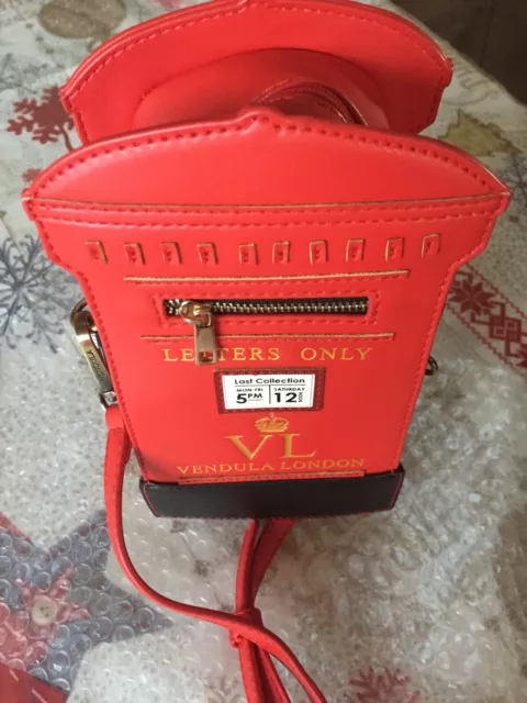 VENDULA LONDON : sac à main crossbody modele POST BOX neuf, valeur 170€