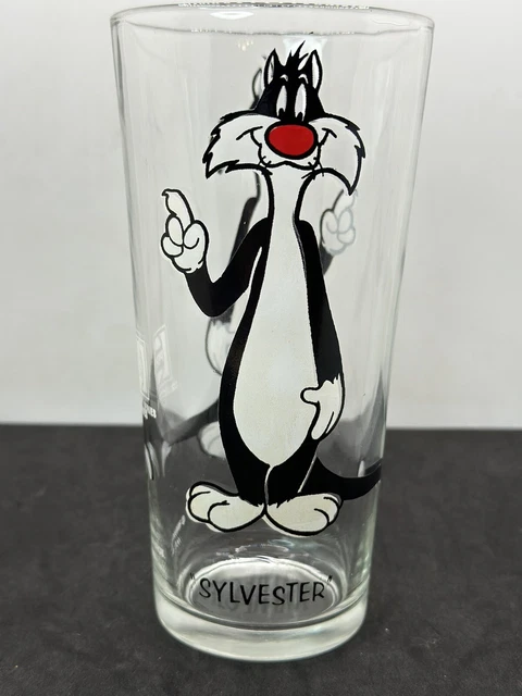 Vintage 1973 Pepsi Looney Tunes Sylvester  Glass Black Letters 16 oz