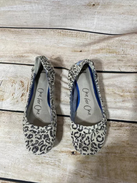 TOMS Canvas Ballet Flats Slip On Shoes Size 6 Womens Animal Print Comfort Casual