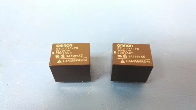 2 Relè Omron G5LE-UA-006103-24VDC - 4 Pin, 10A 250VAC / 8A 30VDC - Nuovi