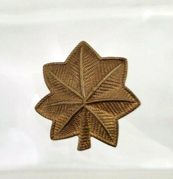 US ARMY WWII GOLD MAJOR OAK LEAF Insignia Pin C Clasp SholdRFrom WW2