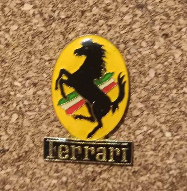 PIN'S FERRARI CHEVAL Voiture Logo Marque Emblème Vintage