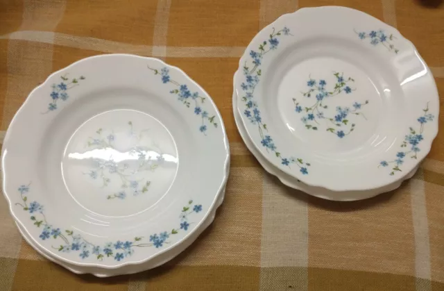 Vintage French Arcopal Veronica Blue and white Flower 2x soup bowls 2x plates 