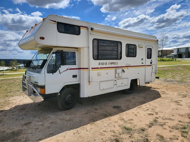 Mitsubishi Canter Motorhome Winnebago Freeway