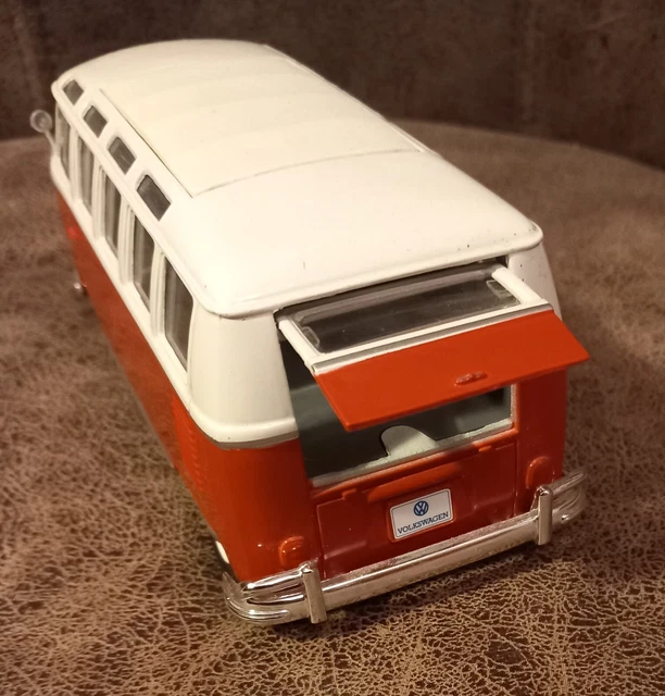 UAZ Traveler Bus Modellauto 1:18 - Zinklegierung Modell Mit Sound & Licht | Sammlerstück