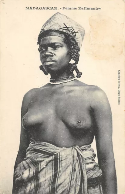 CPA MADAGASCAR FEMME ZAFIMANIRY (SEINS NUS (ethnique MALGACHE D'AFRIQUE