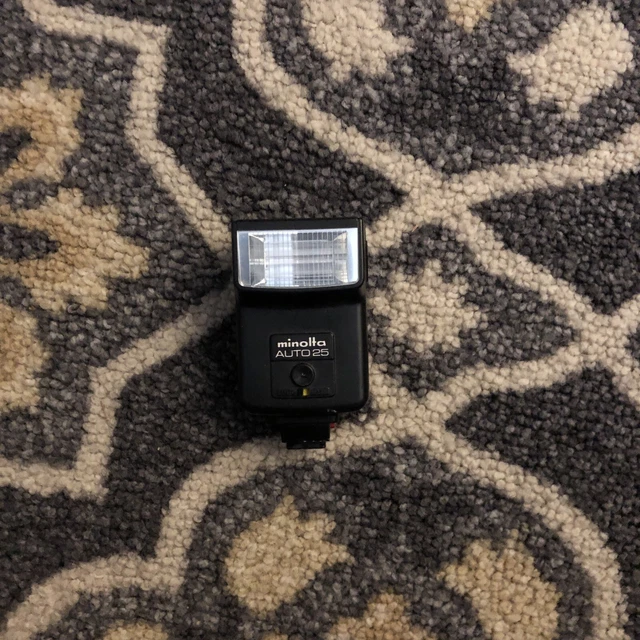 Vintage Minolta auto 25 camera shoe mount flash for parts