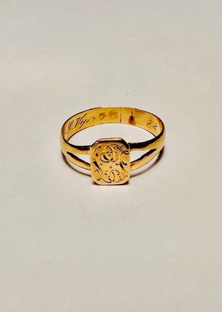 Men's Yellow Gold 9ct (375,9k) Solid Rare Vintage Design Shield Signet Ring