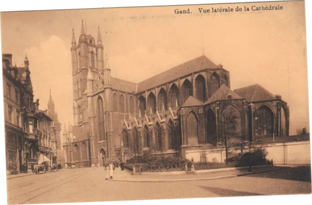 Belgique - GAND - Vue latérale de la cathédrale