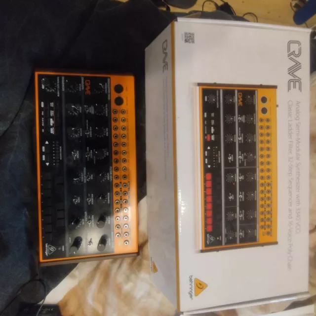 Behringer Crave Synthétiseur ( No Korg Roland Elektron Arturia Dreadbox) Synth