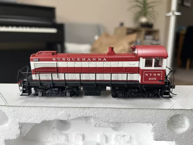 Atlas HO Scale Alco S-2 Diesel Locomotive Susquehanna