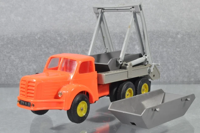 Véhicules miniatures NOREV en plastique Berliet
