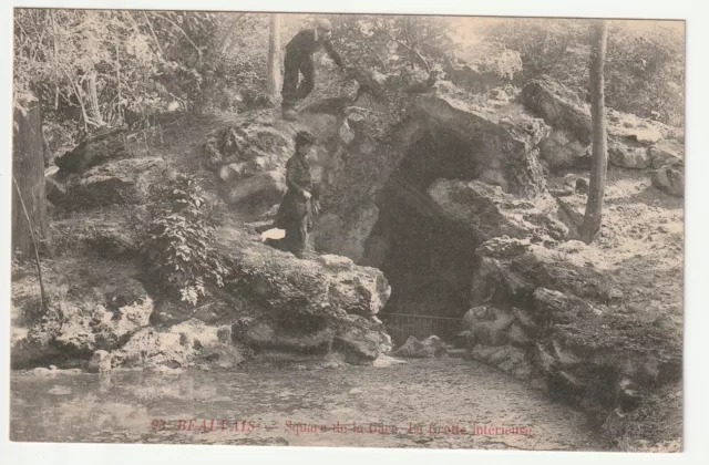 BEAUVAIS - Oise - CPA 60 - La Grotte au Square de la Gare