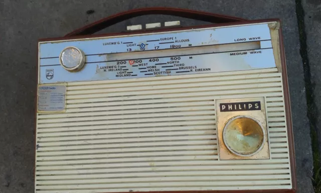 vintage philips radio