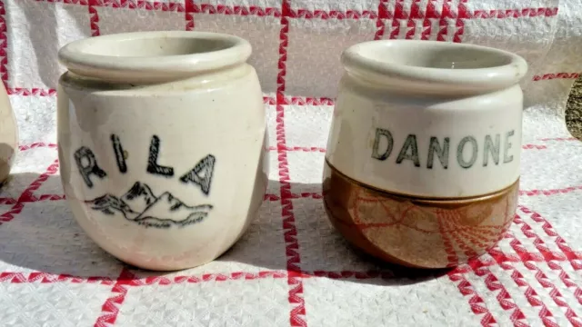 LOT DE 2 ANCIENS POTS A YAOURTS EN CÉRAMIQUE "DANONE ET RILA" vers 1900 3