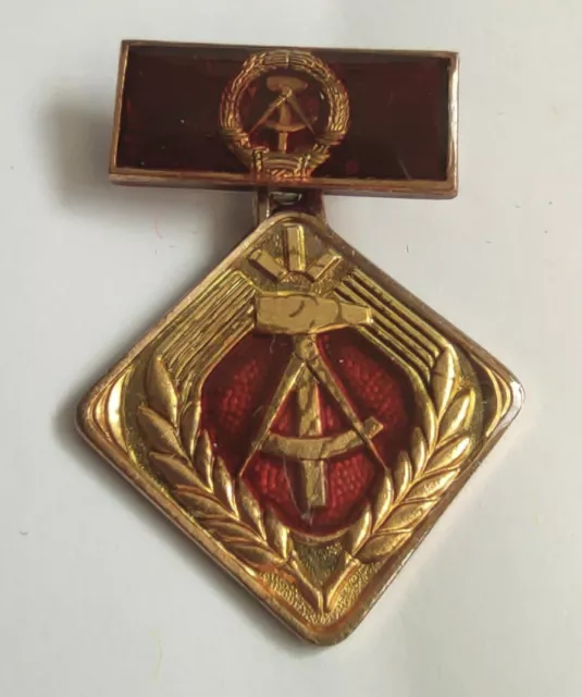 DDR Anstecker/Auszeichnung/Medaille, "Aktivist der sozialistischen Arbeit"