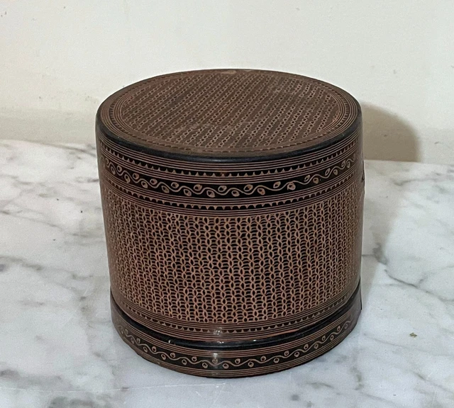 Beautiful Antique Lacquer Southeast Asia Betel Nut Box - Gorgeous Design Details