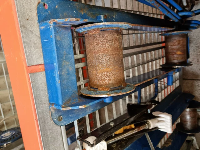 Dérouleur pour tourets - Modèle à rouleau avant blocable