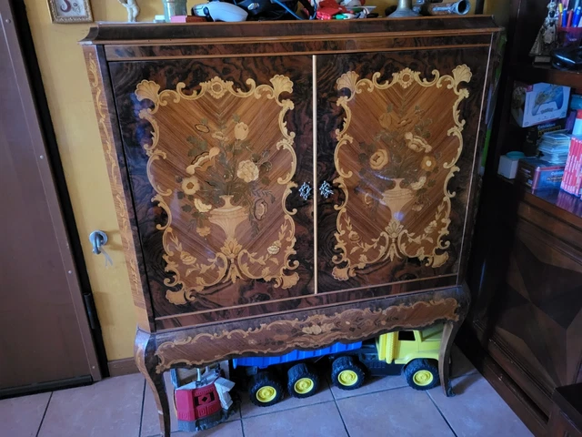Mobile Bar In Noce Intarsiato Barocco