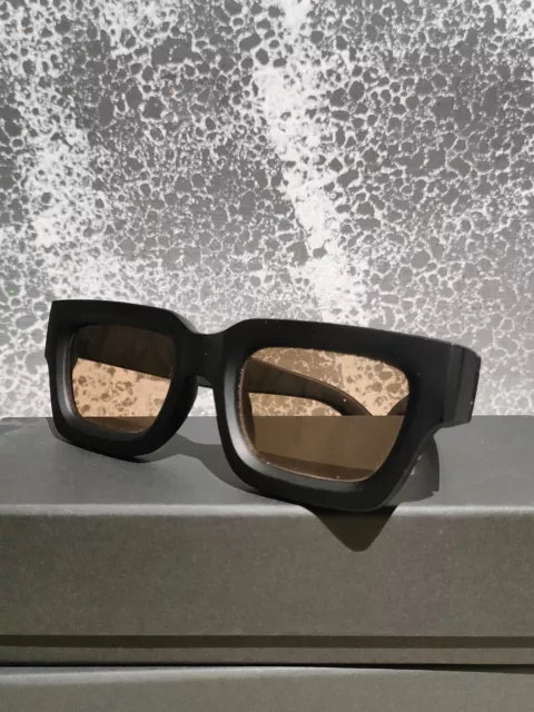 Occhiali da Sole Classici/ Classic Sunglasses (Nero Opaco-Arancio)