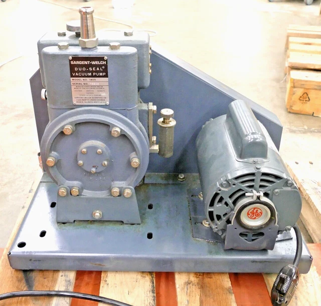 WELCH DUO-SEAL 1405 Belt Driven Vacuum Pump, 1/2 HP, 115V, Works