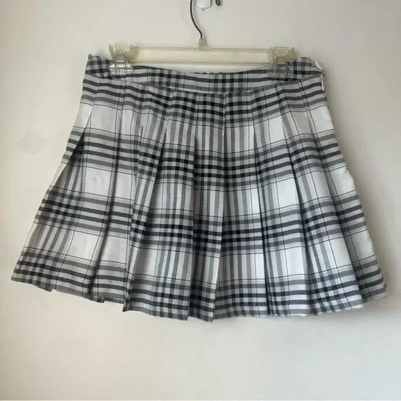 Forever 21 Gray Black White Pleated Plaid Mini Skirt L NWT