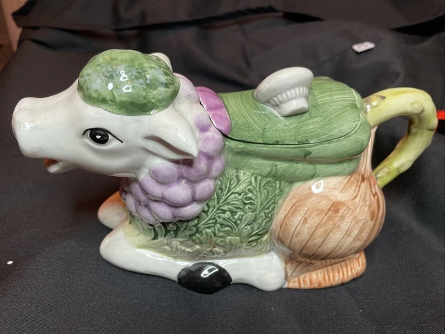 Rare 1993 CBK LTD GORGEOUS Ceramic  Cow Creamer SMALL  CHIP On Tail See Pic