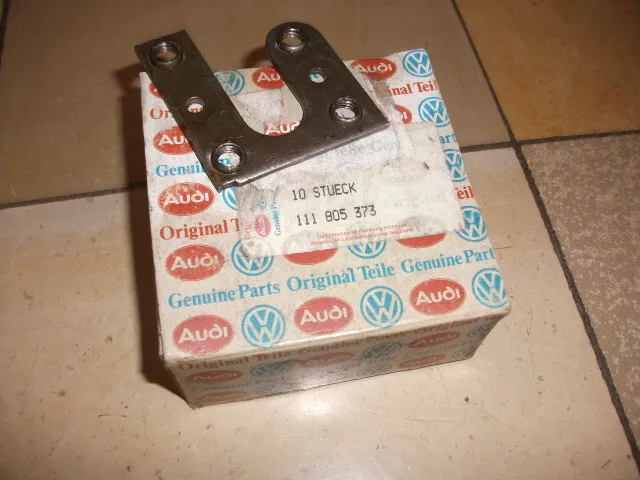 VW Brezel Ovali Dickholmer Käfer Türscharnier Gewindeplatte 111 805 373 NOS