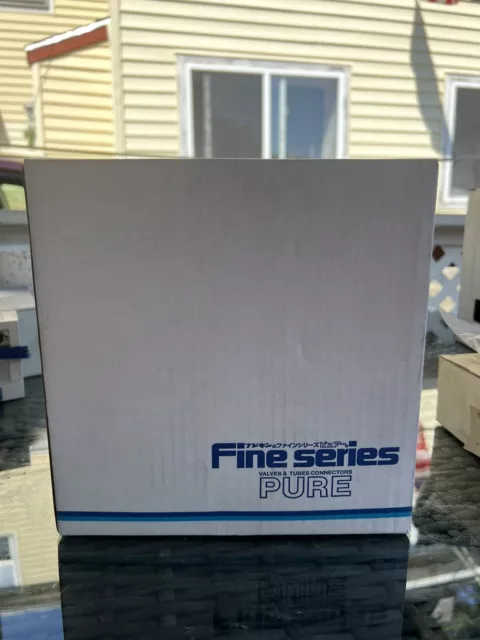 Fujikin FCST1005FC-4J2-F3L-02-027 Mass Flow Controller Fluid:O2 Range: 3SLM