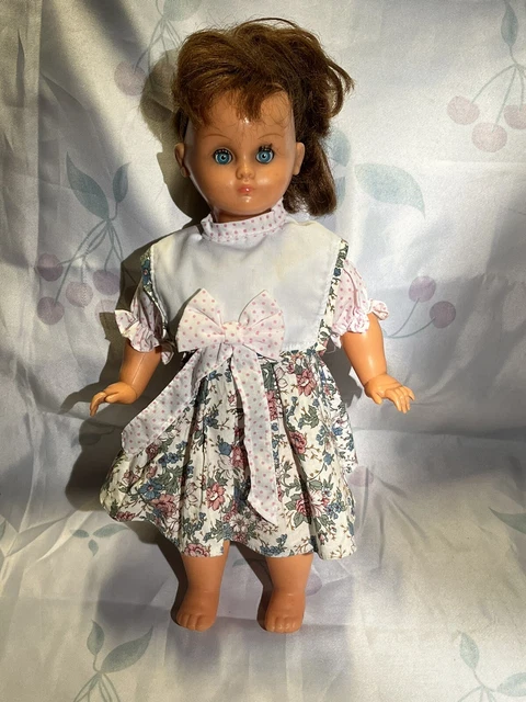 Ancienne poupée Bella des années 60 / 33 cm