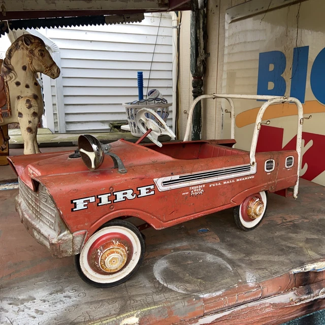 MURRAY PEDAL CAR; City Fire Truck Hook and Ladder With Hub Caps 1950s