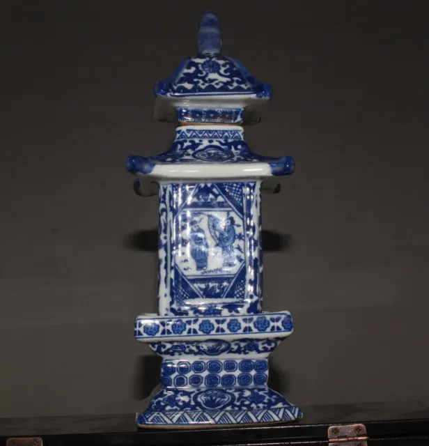 delicate Chinese Jingdezhen ancient pagoda blue and white porcelain vase 090