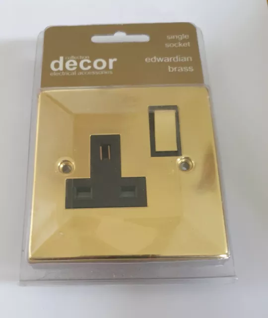 Decor 1G 13A Switched Single Socket in Edwardian Polished Brass