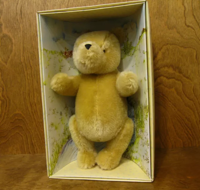 Classic Pooh Gund  Plush #7940 CLASIC POOH, 11" Fully jointed Mohair, Mint/Box