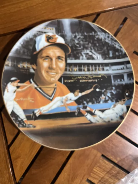 Brooks Robinson Autographed Collector Plate #177/1000