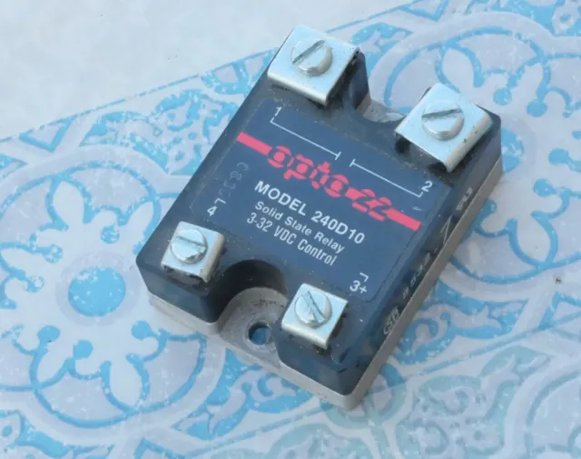 Opto 22 Solid State Relay Modèle 240D10 Solid State Relais - 3-32VDC
