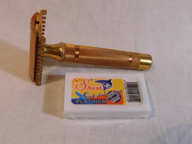 Long Comb 1930-32 Gillette  "New" Razor w/Fat Handle + 5 New "Shark" Blades