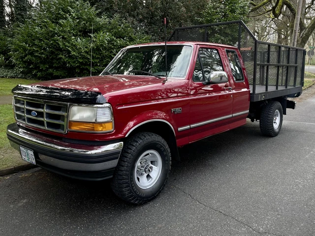 1994 Ford F-150 XL HD 4X4 V8 FLAT BED
