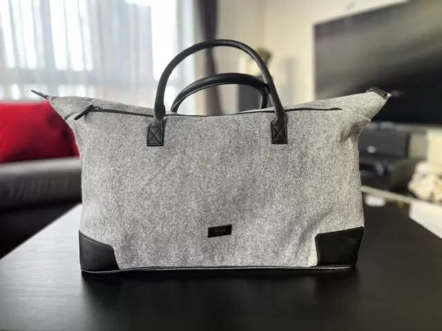 Hugo Boss Parfums Weekender Tasche Filz grau wie neu sehr groß und schön