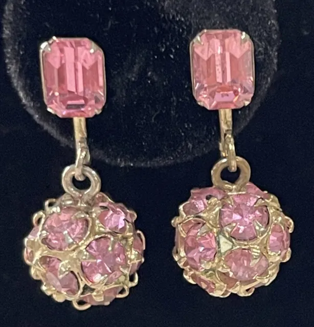 VINTAGE WEISS Pink Crystal RHINESTONE Ball DANGLE EARRINGS Screw Back Signed