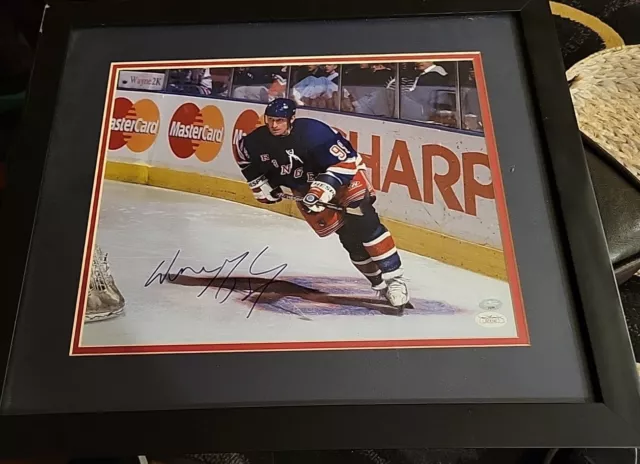 Wayne Gretzky Signed/Autographed Framed  16x20 Photo New York Rangers JSA