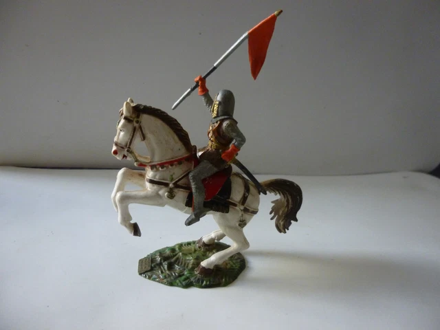 STARLUX CHEVALIER CHEVAL MOYEN AGE n°7 EUR 16,50 - FR