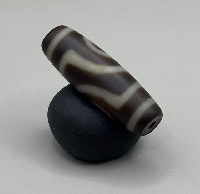 Large Ancient Indo Tibetan Himalayan Agate Stone Dzi Eye Bead in good condition