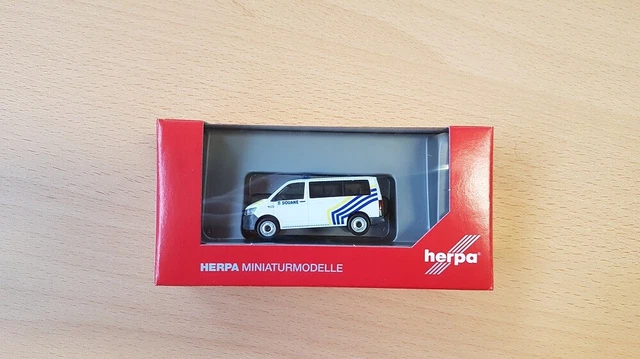 Herpa VW T6 Bus Zoll/Belgien Modellauto, Maßstab 1:87 – Detailgetreues Miniatur-Sammlerstück